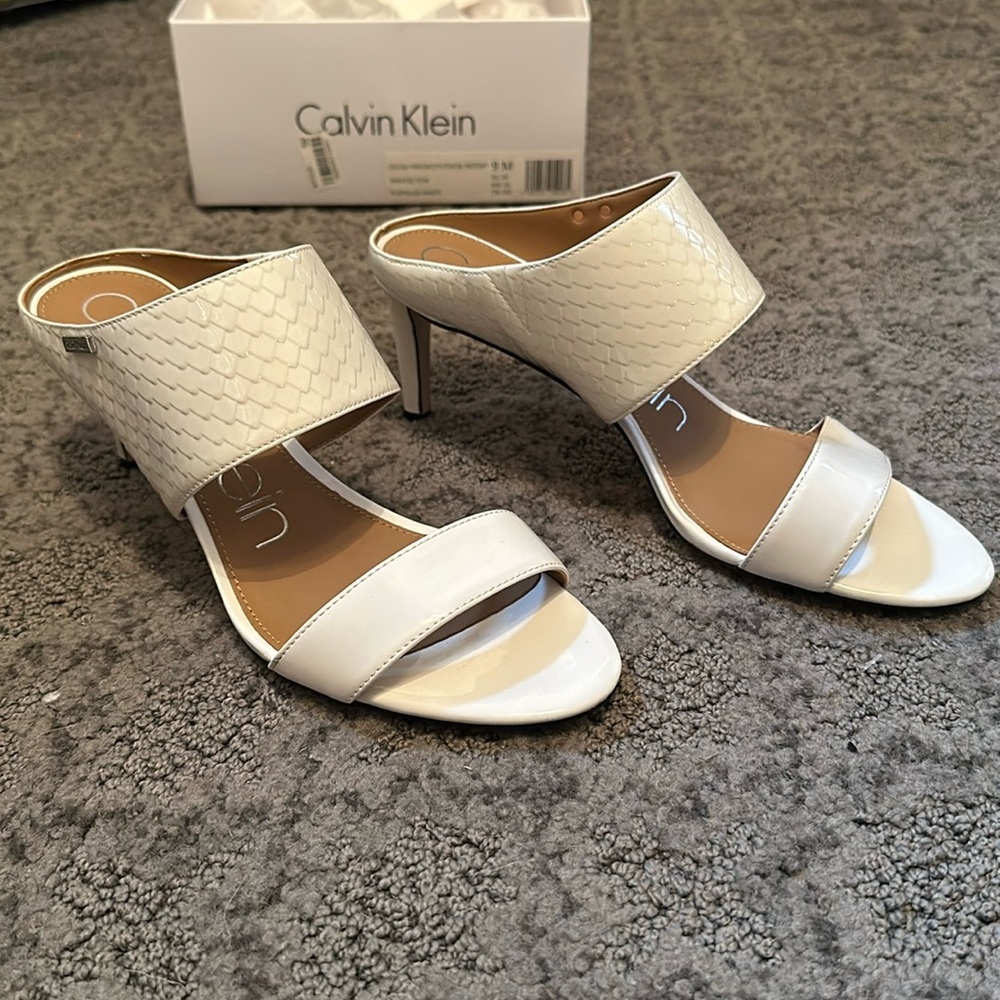 NWT Calvin Klein Cecily Patent/Python Patent